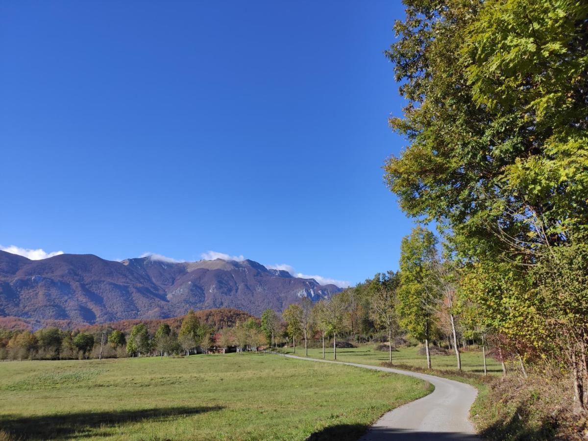 Velebit Lodge Lovinac  Экстерьер фото